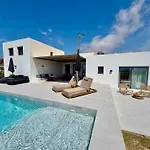 Faragas Hill Villa *